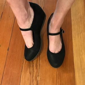 Dansko- Loralie Mary Jane- Black